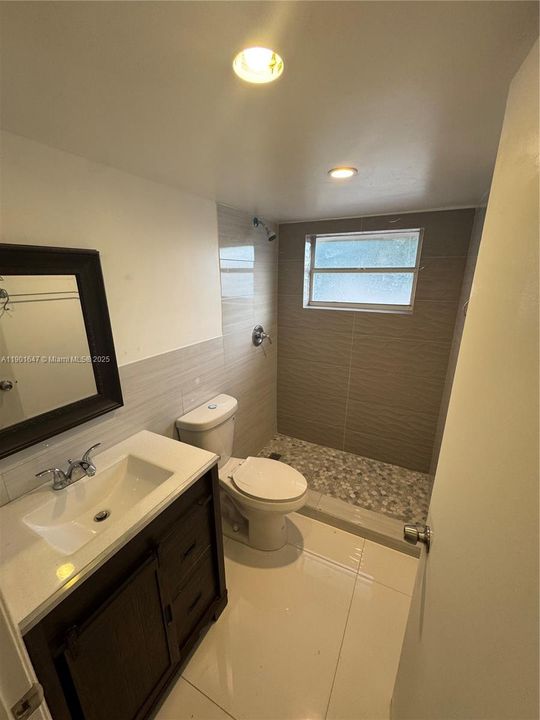 For Rent: $2,850 (3 beds, 2 baths, 1120 Square Feet)