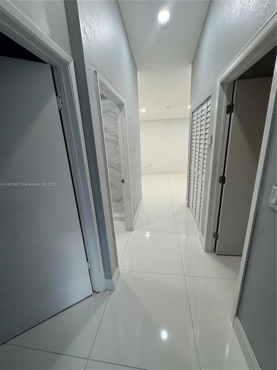 For Rent: $2,850 (3 beds, 2 baths, 1120 Square Feet)