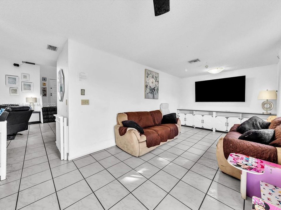 На продажу: $510,000 (3 спален, 2 ванн, 1494 Квадратных фут)