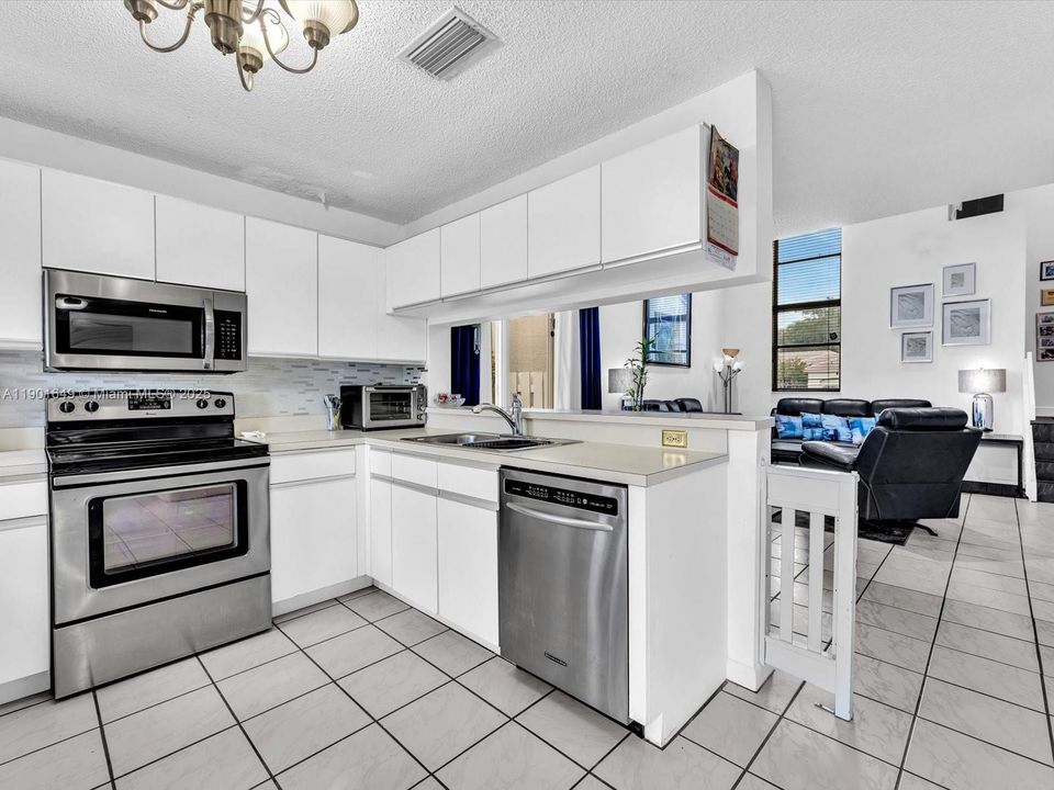 На продажу: $510,000 (3 спален, 2 ванн, 1494 Квадратных фут)