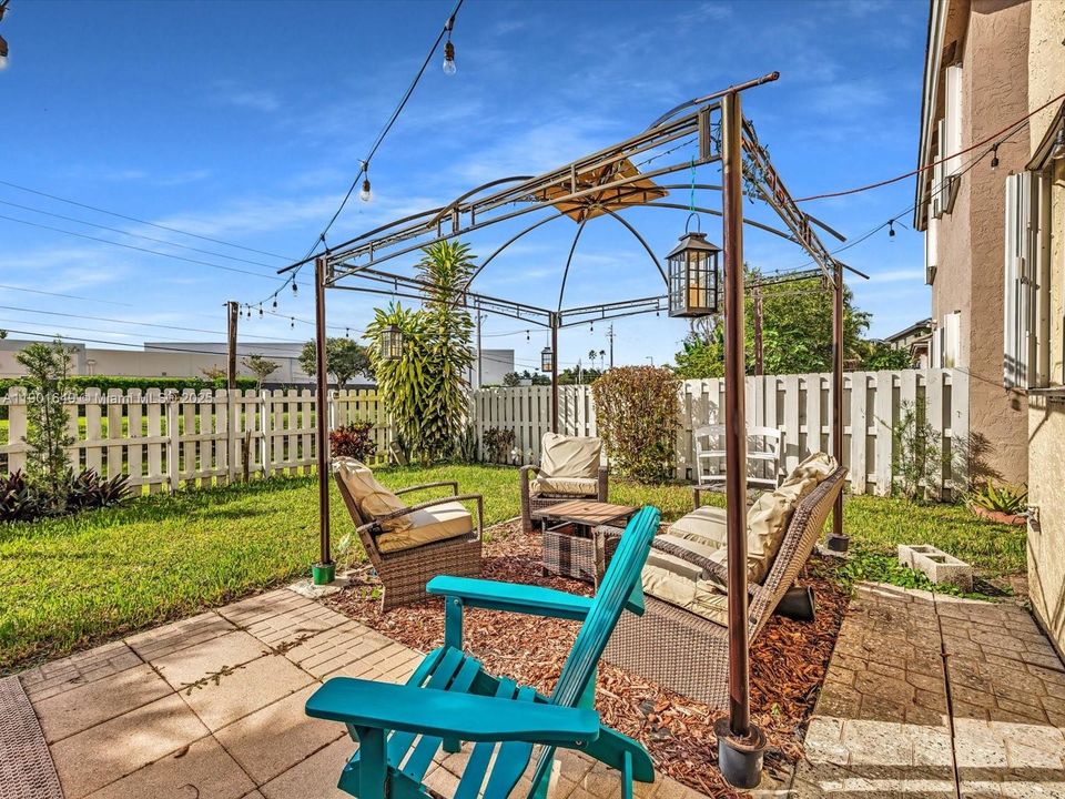 На продажу: $510,000 (3 спален, 2 ванн, 1494 Квадратных фут)