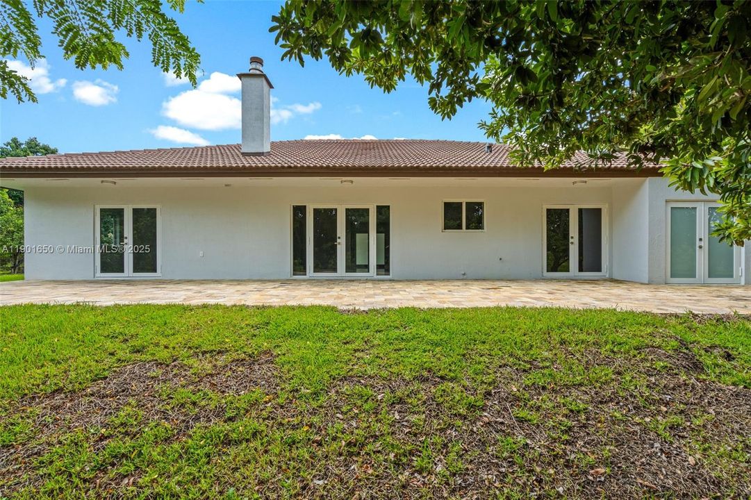 For Sale: $1,499,000 (3 beds, 3 baths, 2202 Square Feet)