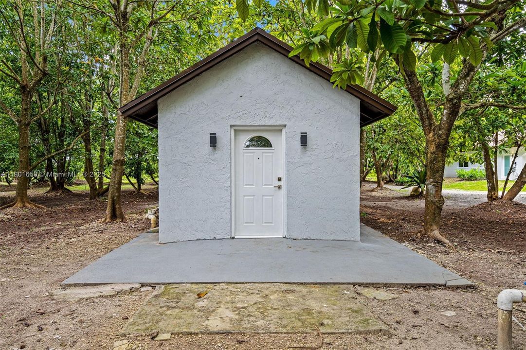 For Sale: $1,499,000 (3 beds, 3 baths, 2202 Square Feet)