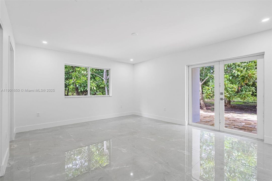 For Sale: $1,499,000 (3 beds, 3 baths, 2202 Square Feet)