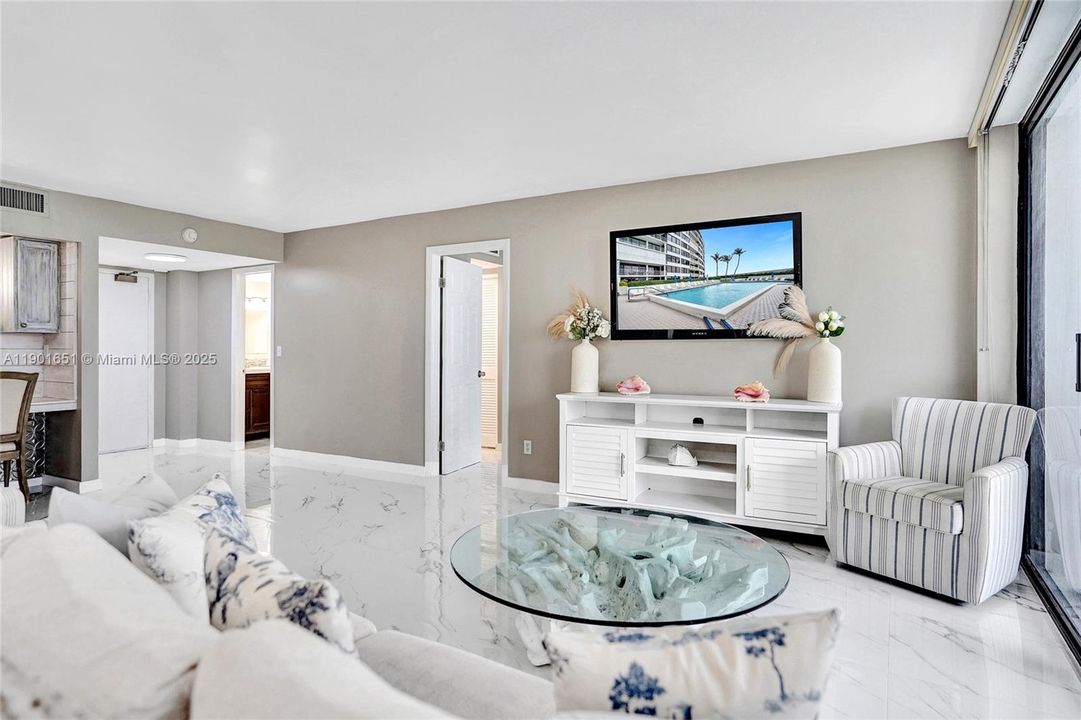 En Venta: $565,000 (2 camas, 2 baños, 1417 Pies cuadrados)