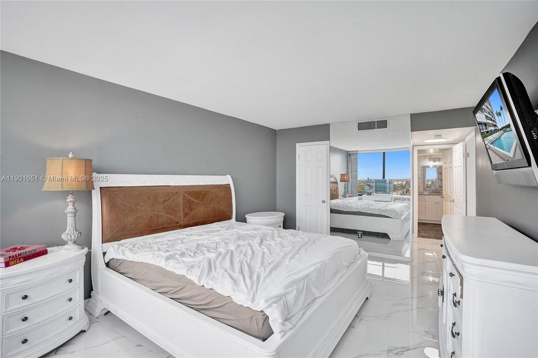 En Venta: $565,000 (2 camas, 2 baños, 1417 Pies cuadrados)