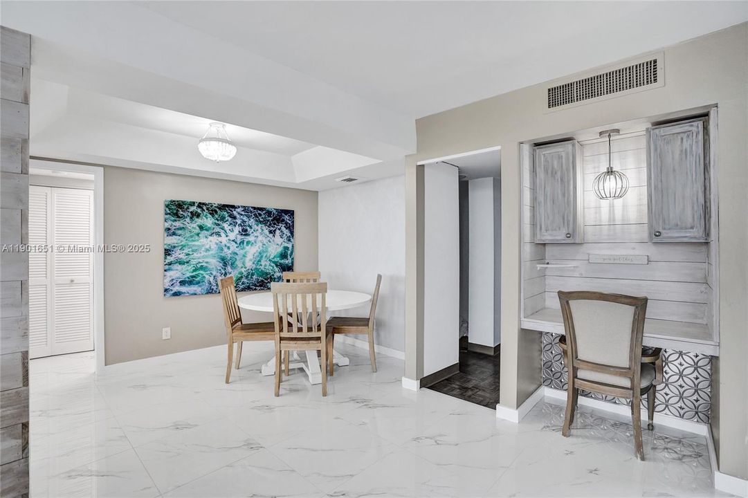 En Venta: $565,000 (2 camas, 2 baños, 1417 Pies cuadrados)