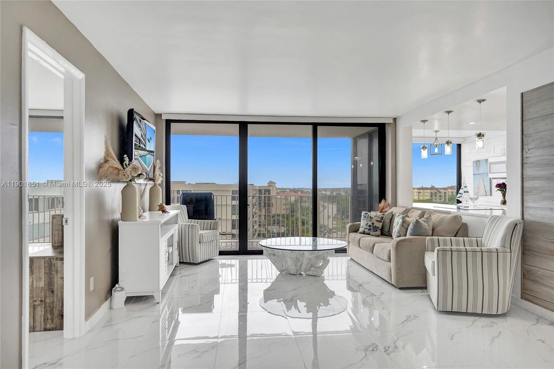 En Venta: $565,000 (2 camas, 2 baños, 1417 Pies cuadrados)