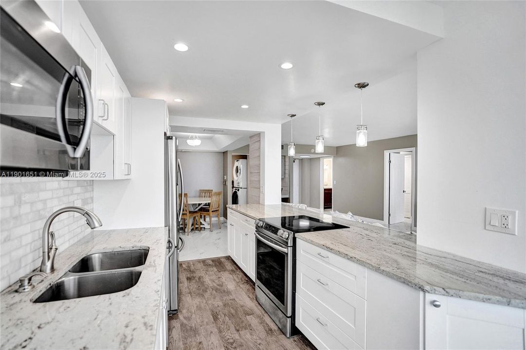 En Venta: $565,000 (2 camas, 2 baños, 1417 Pies cuadrados)