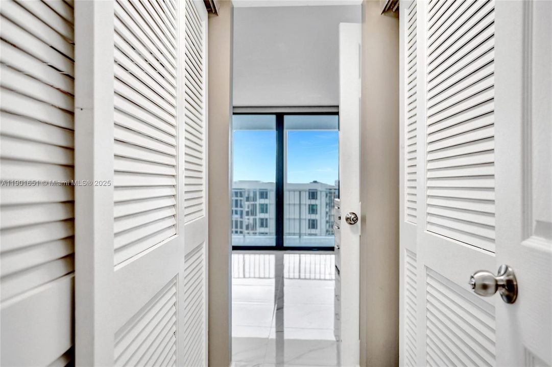 En Venta: $565,000 (2 camas, 2 baños, 1417 Pies cuadrados)