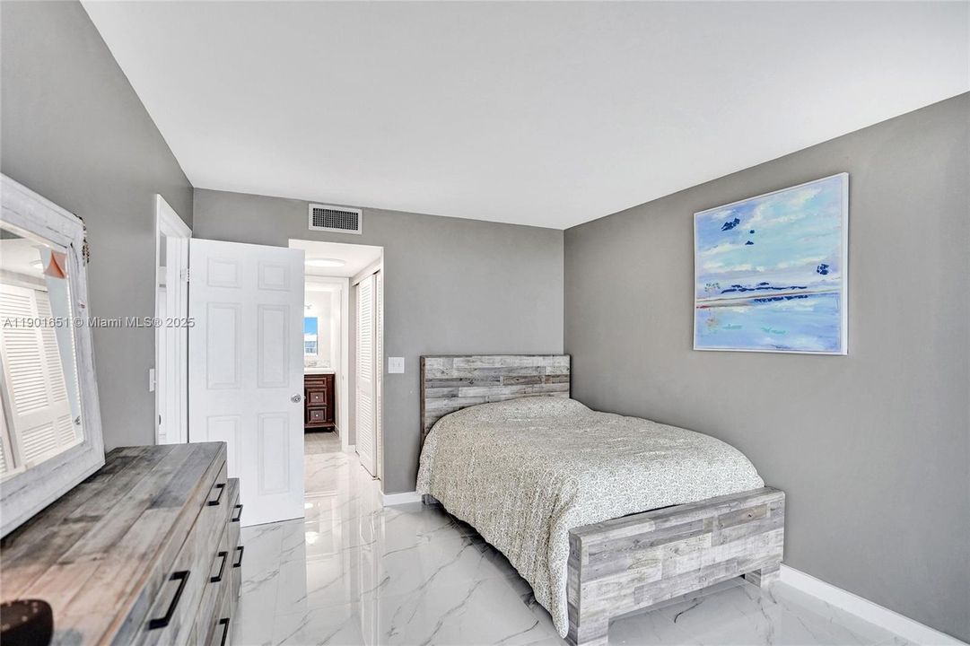 En Venta: $565,000 (2 camas, 2 baños, 1417 Pies cuadrados)