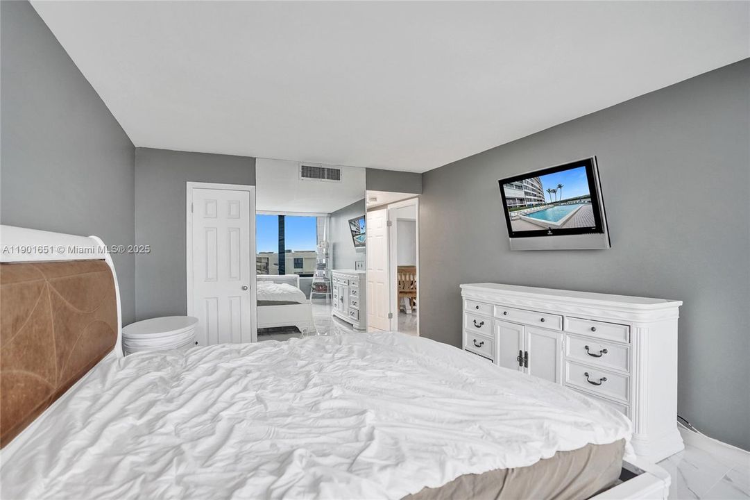 En Venta: $565,000 (2 camas, 2 baños, 1417 Pies cuadrados)