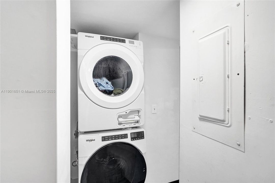 En Venta: $565,000 (2 camas, 2 baños, 1417 Pies cuadrados)