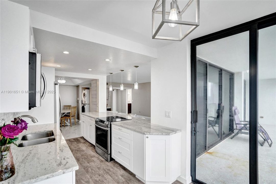 En Venta: $565,000 (2 camas, 2 baños, 1417 Pies cuadrados)