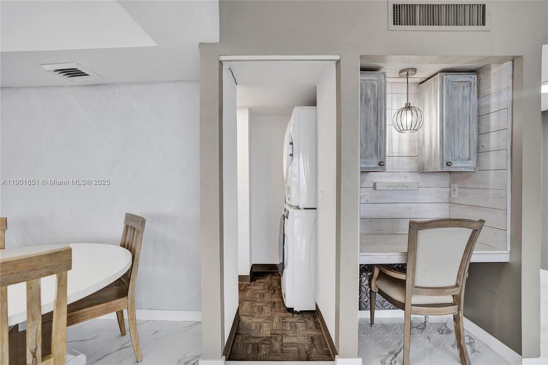 En Venta: $565,000 (2 camas, 2 baños, 1417 Pies cuadrados)