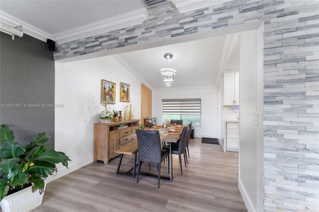 For Rent: $3,500 (2 beds, 2 baths, 2107 Square Feet)