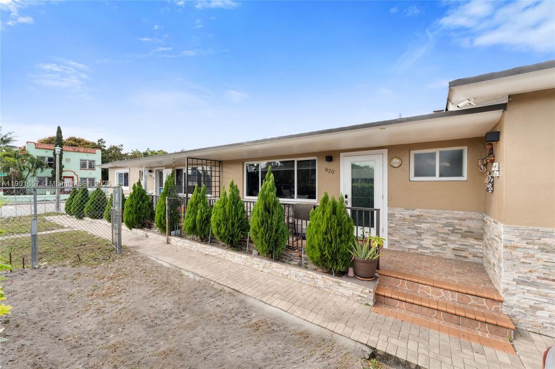 For Rent: $3,500 (2 beds, 2 baths, 2107 Square Feet)