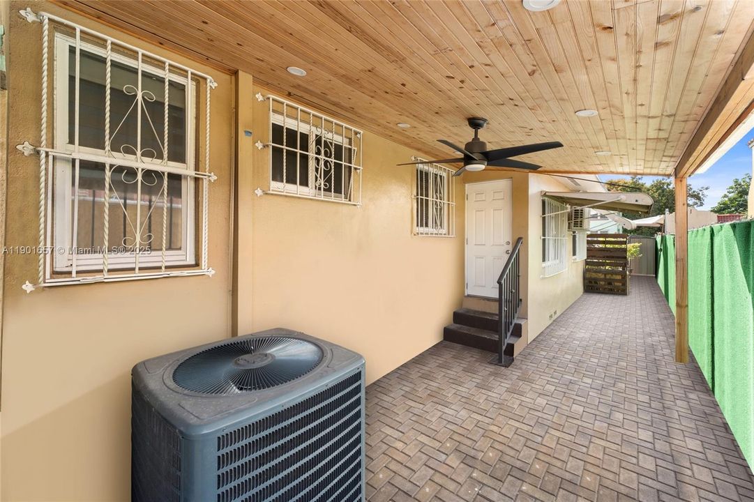 For Rent: $3,500 (2 beds, 2 baths, 2107 Square Feet)