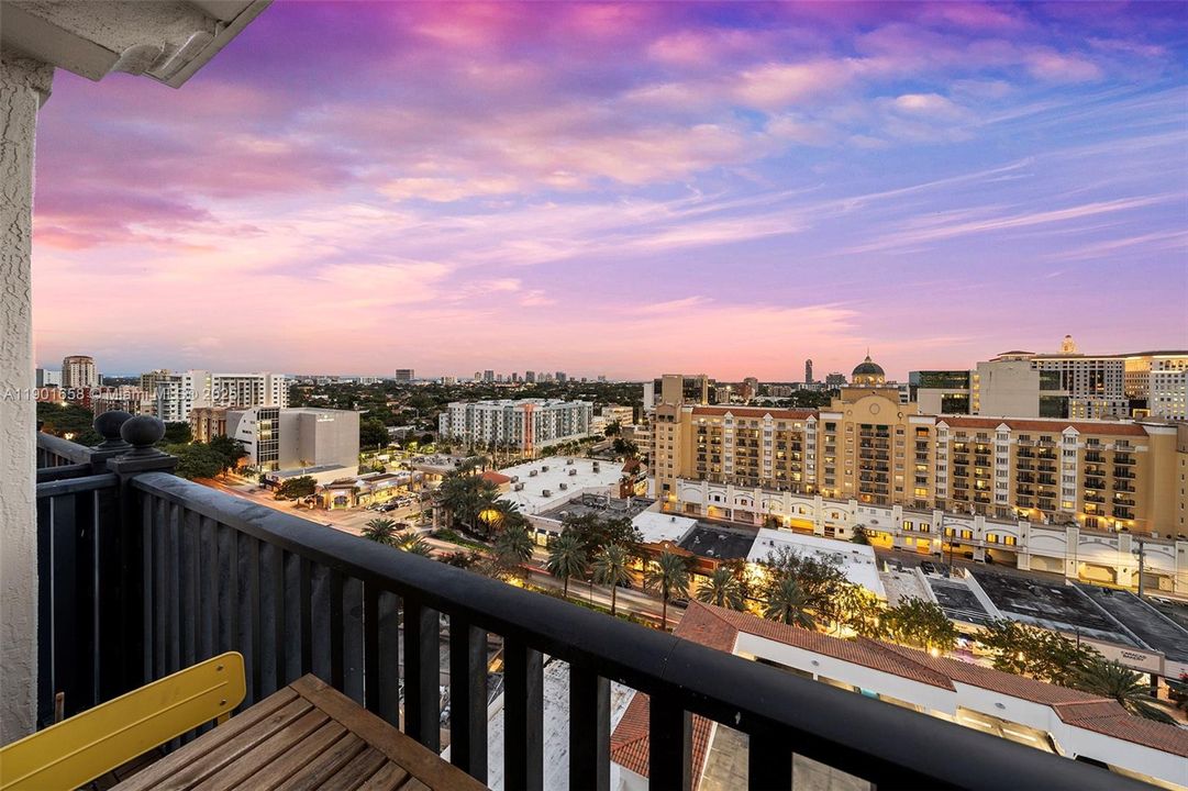 For Sale: $915,000 (2 beds, 2 baths, 1179 Square Feet)