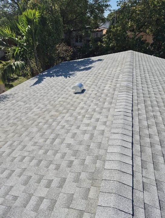 合同活跃: $435,000 (3 贝兹, 1 浴室, 816 平方英尺)