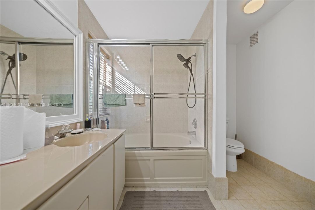 For Sale: $575,000 (3 beds, 2 baths, 1650 Square Feet)