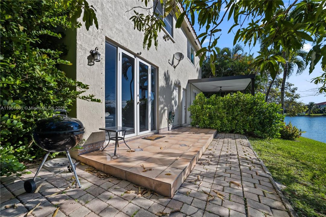 For Sale: $575,000 (3 beds, 2 baths, 1650 Square Feet)