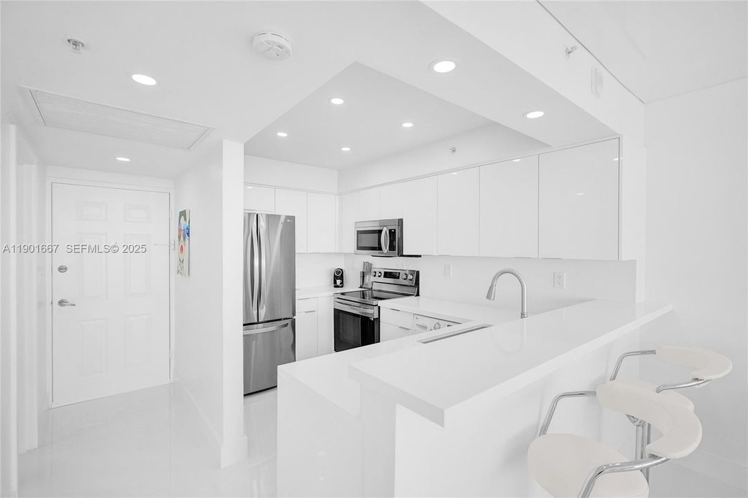 For Rent: $3,250 (0 beds, 1 baths, 482 Square Feet)