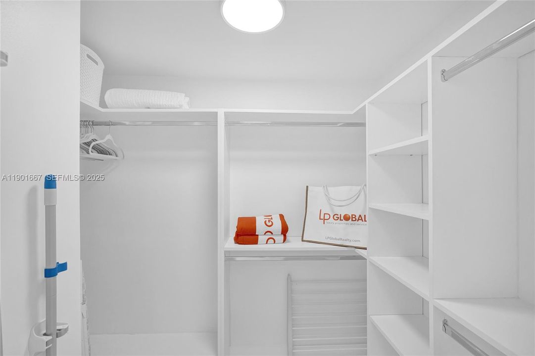 For Rent: $3,250 (0 beds, 1 baths, 482 Square Feet)