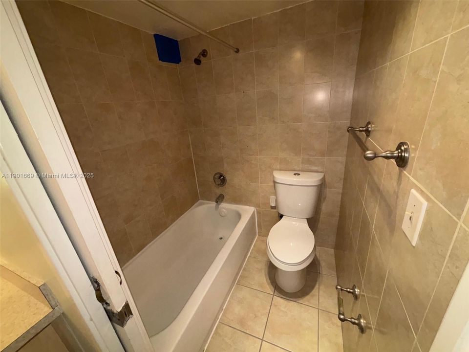 Recently Rented: $1,875 (1 beds, 1 baths, 767 Square Feet)