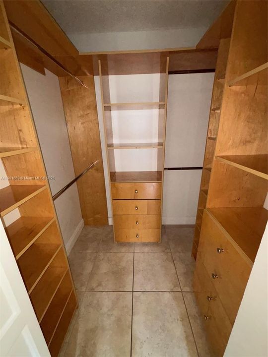 Recently Rented: $1,875 (1 beds, 1 baths, 767 Square Feet)