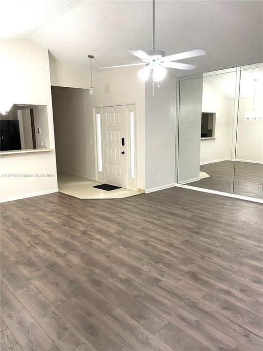 For Sale: $400,500 (3 beds, 2 baths, 1339 Square Feet)