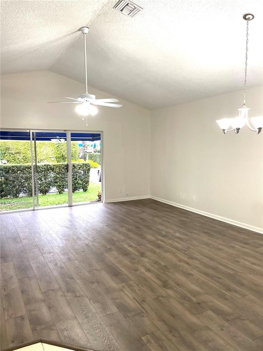 For Sale: $400,500 (3 beds, 2 baths, 1339 Square Feet)