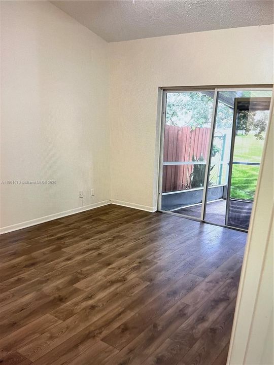 For Sale: $400,500 (3 beds, 2 baths, 1339 Square Feet)