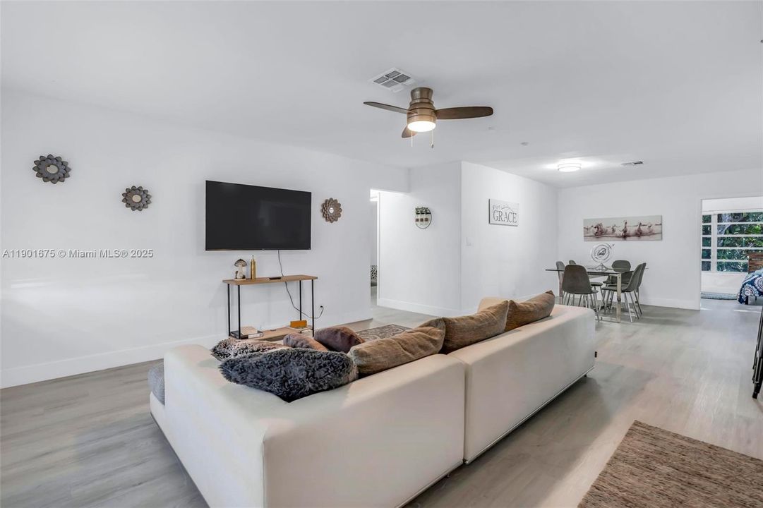 For Rent: $3,500 (3 beds, 2 baths, 1438 Square Feet)