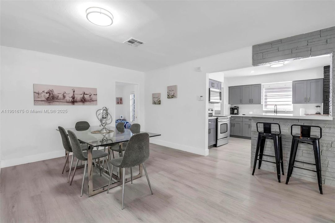 For Rent: $3,500 (3 beds, 2 baths, 1438 Square Feet)