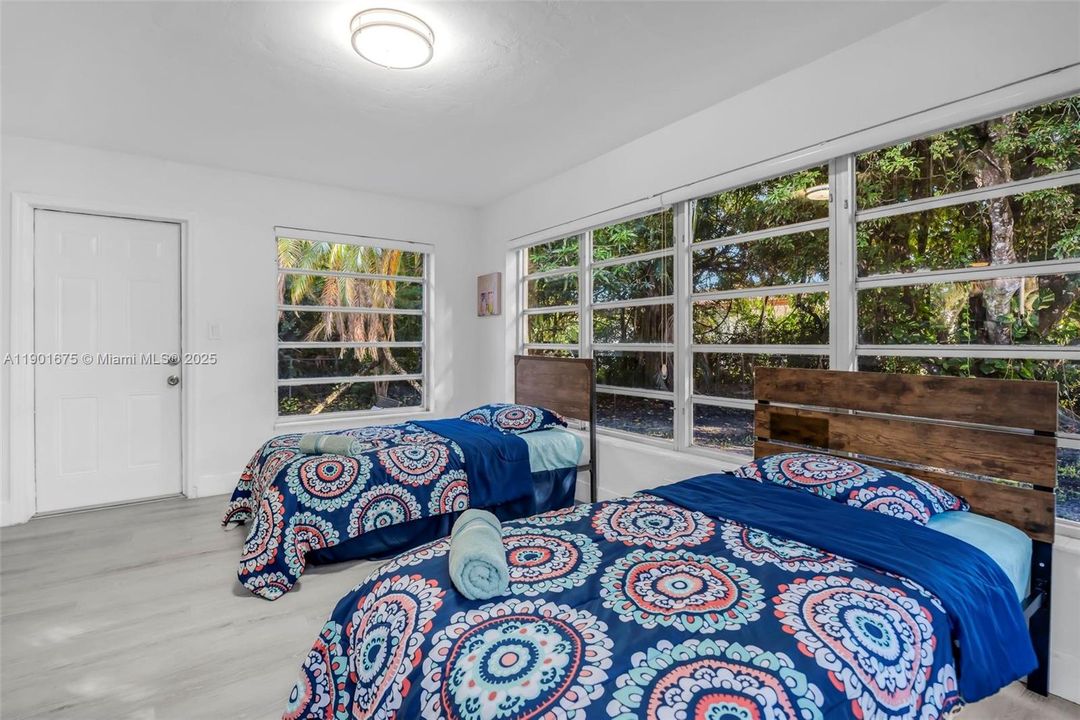 For Rent: $3,500 (3 beds, 2 baths, 1438 Square Feet)