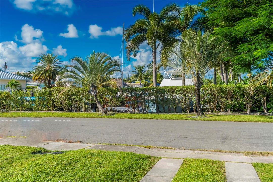 For Rent: $3,500 (3 beds, 2 baths, 1438 Square Feet)