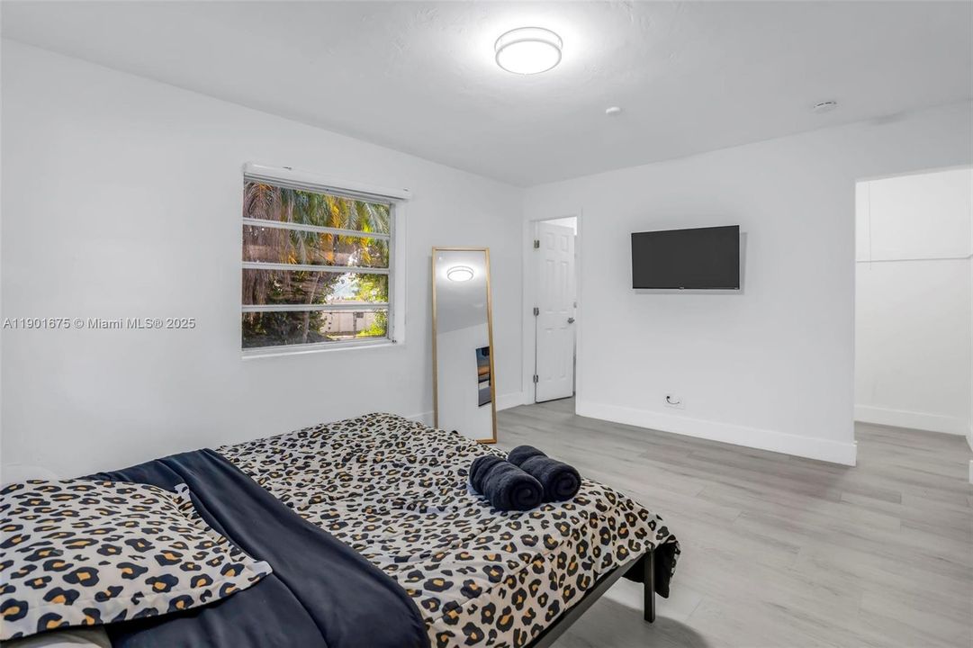 For Rent: $3,500 (3 beds, 2 baths, 1438 Square Feet)