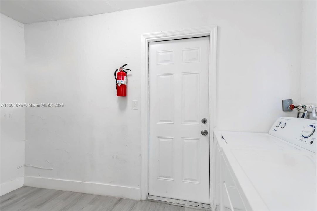 For Rent: $3,500 (3 beds, 2 baths, 1438 Square Feet)