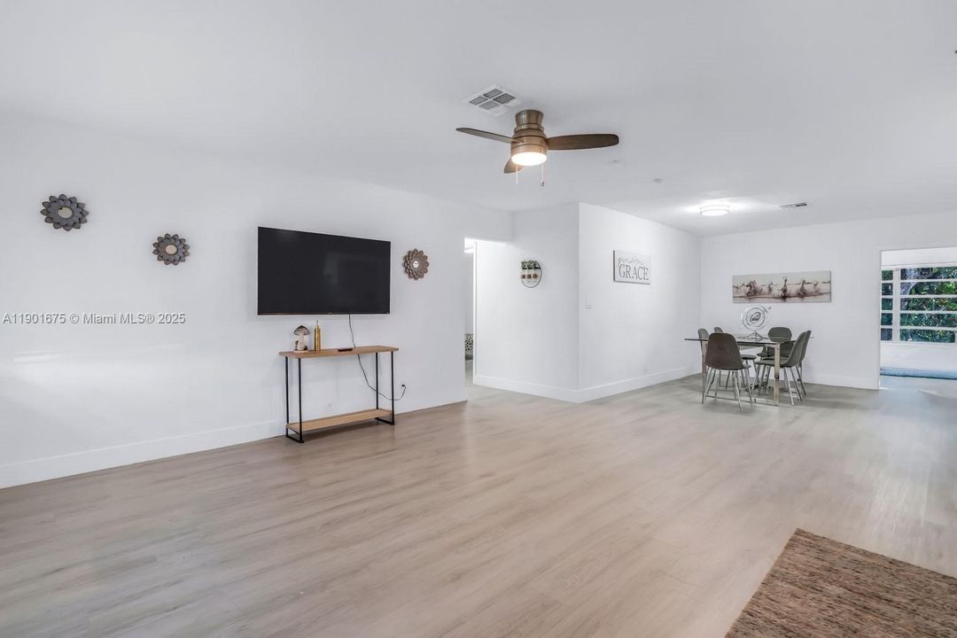 For Rent: $3,500 (3 beds, 2 baths, 1438 Square Feet)