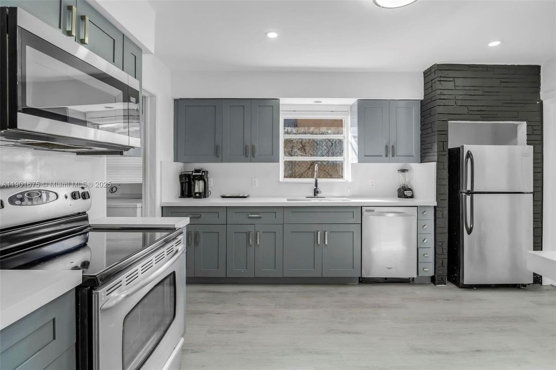 For Rent: $3,500 (3 beds, 2 baths, 1438 Square Feet)