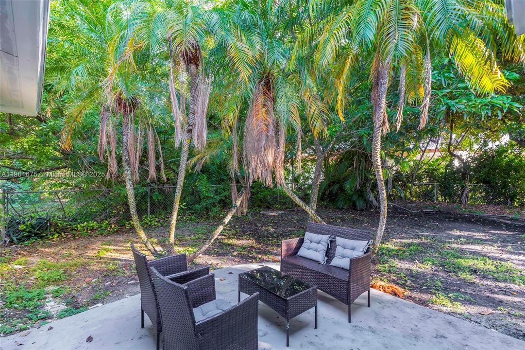 For Rent: $3,500 (3 beds, 2 baths, 1438 Square Feet)