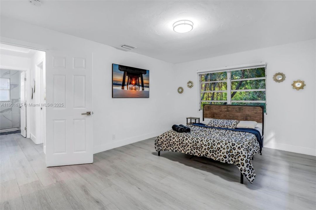 For Rent: $3,500 (3 beds, 2 baths, 1438 Square Feet)