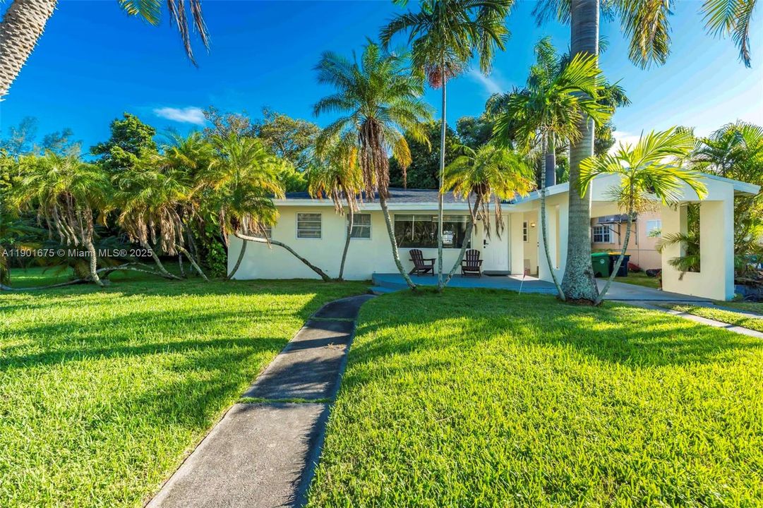 For Rent: $3,500 (3 beds, 2 baths, 1438 Square Feet)