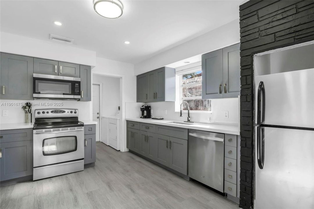 For Rent: $3,500 (3 beds, 2 baths, 1438 Square Feet)