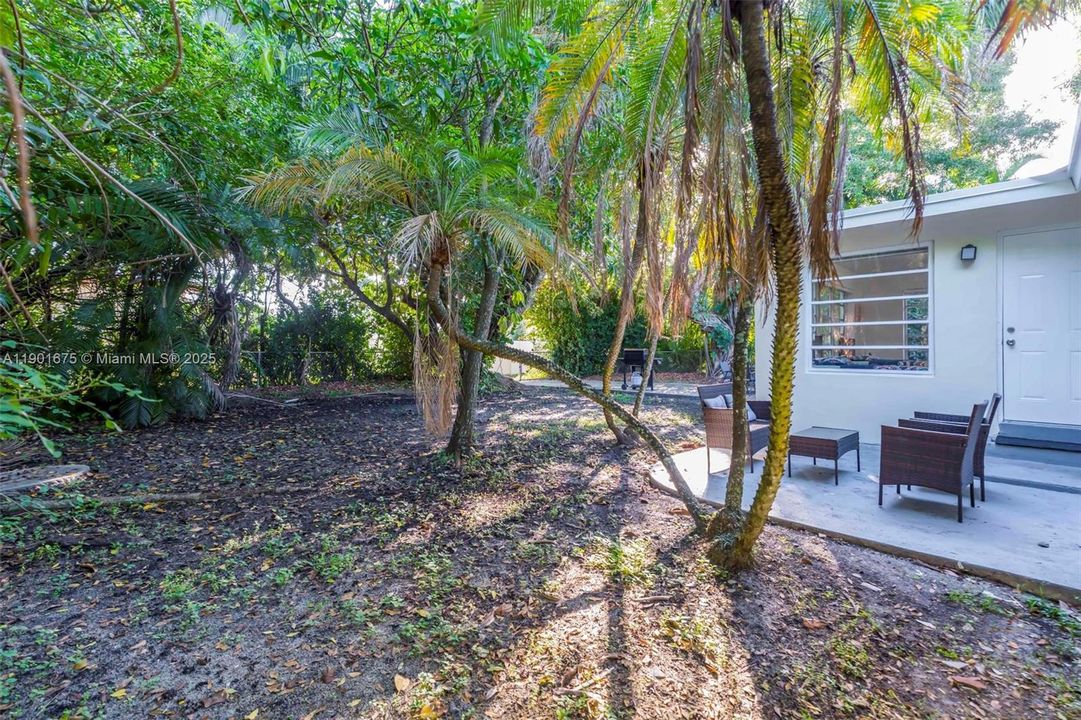 For Rent: $3,500 (3 beds, 2 baths, 1438 Square Feet)