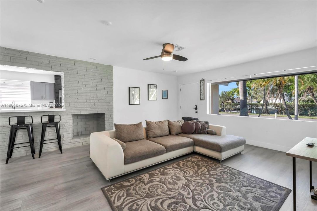 For Rent: $3,500 (3 beds, 2 baths, 1438 Square Feet)