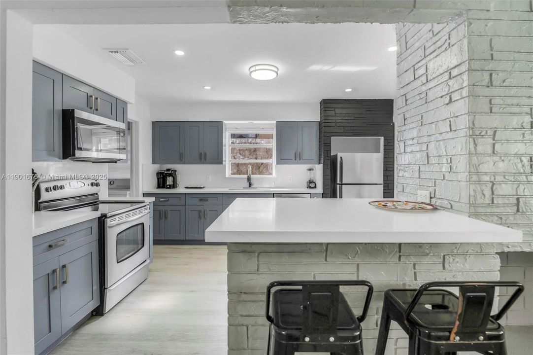 For Rent: $3,500 (3 beds, 2 baths, 1438 Square Feet)