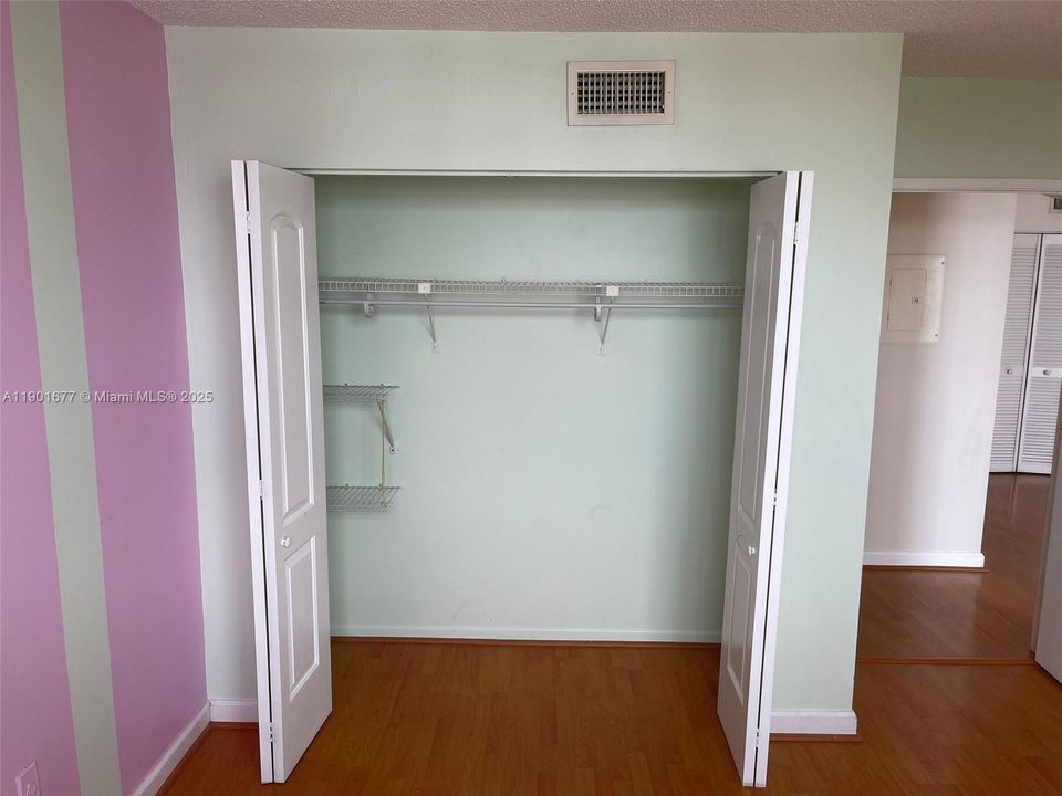 For Rent: $2,300 (2 beds, 2 baths, 1012 Square Feet)