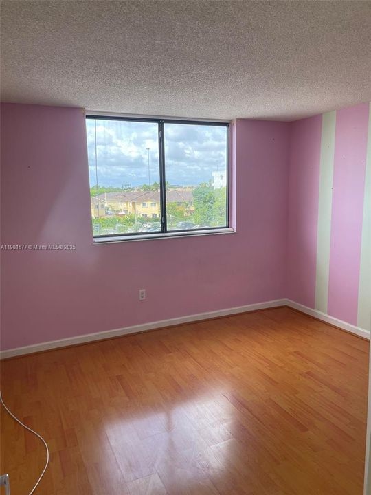 For Rent: $2,300 (2 beds, 2 baths, 1012 Square Feet)